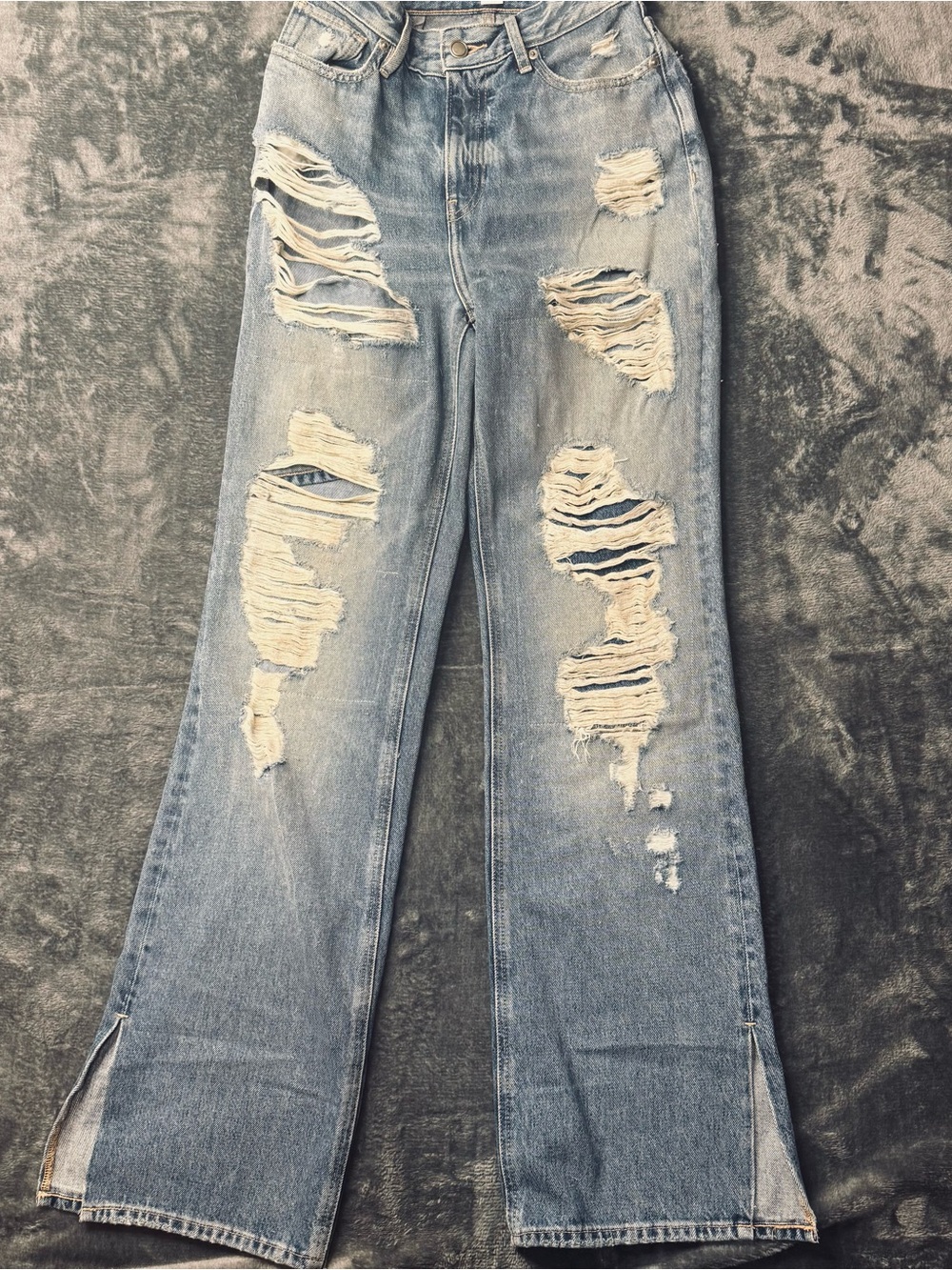 Good American The Khloe Jean Light Blue Distressed Wide-Leg Jeans
